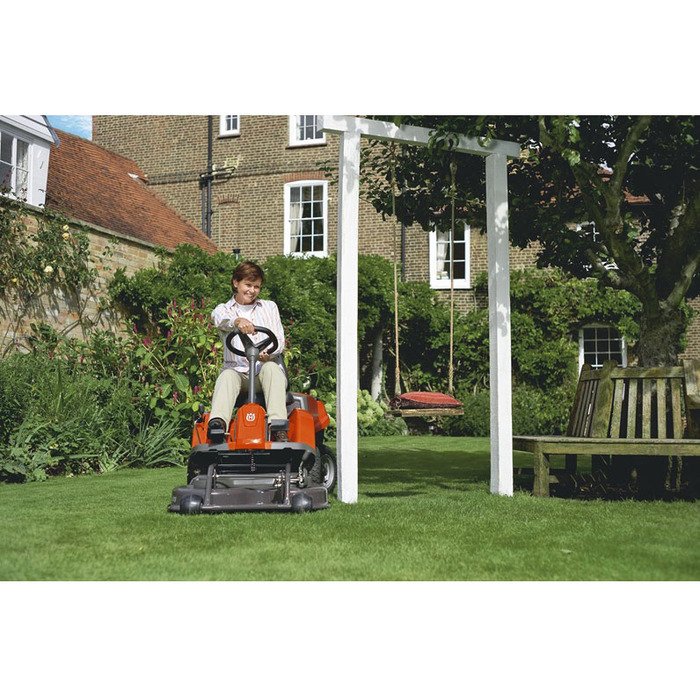 HUSQVARNA-R-112C-Aufsitzrasenmaeher-inkl.-Maehdeck-Combi-85-10.jpg husqvarna r 112c aufsitzrasenmaeher inkl. maehdeck combi 85 10.jpg