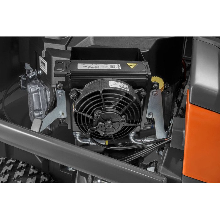HUSQVARNA-R-420TsX-AWD-Profi-Aufsitzfrontmaeher-15.jpg husqvarna r 420tsx awd profi aufsitzfrontmaeher 15.jpg