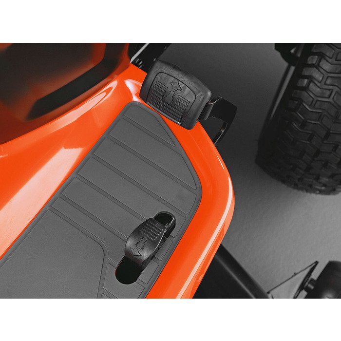 HUSQVARNA-Rasentraktor-TS-142T-2.jpg husqvarna rasentraktor ts 142t 2.jpg